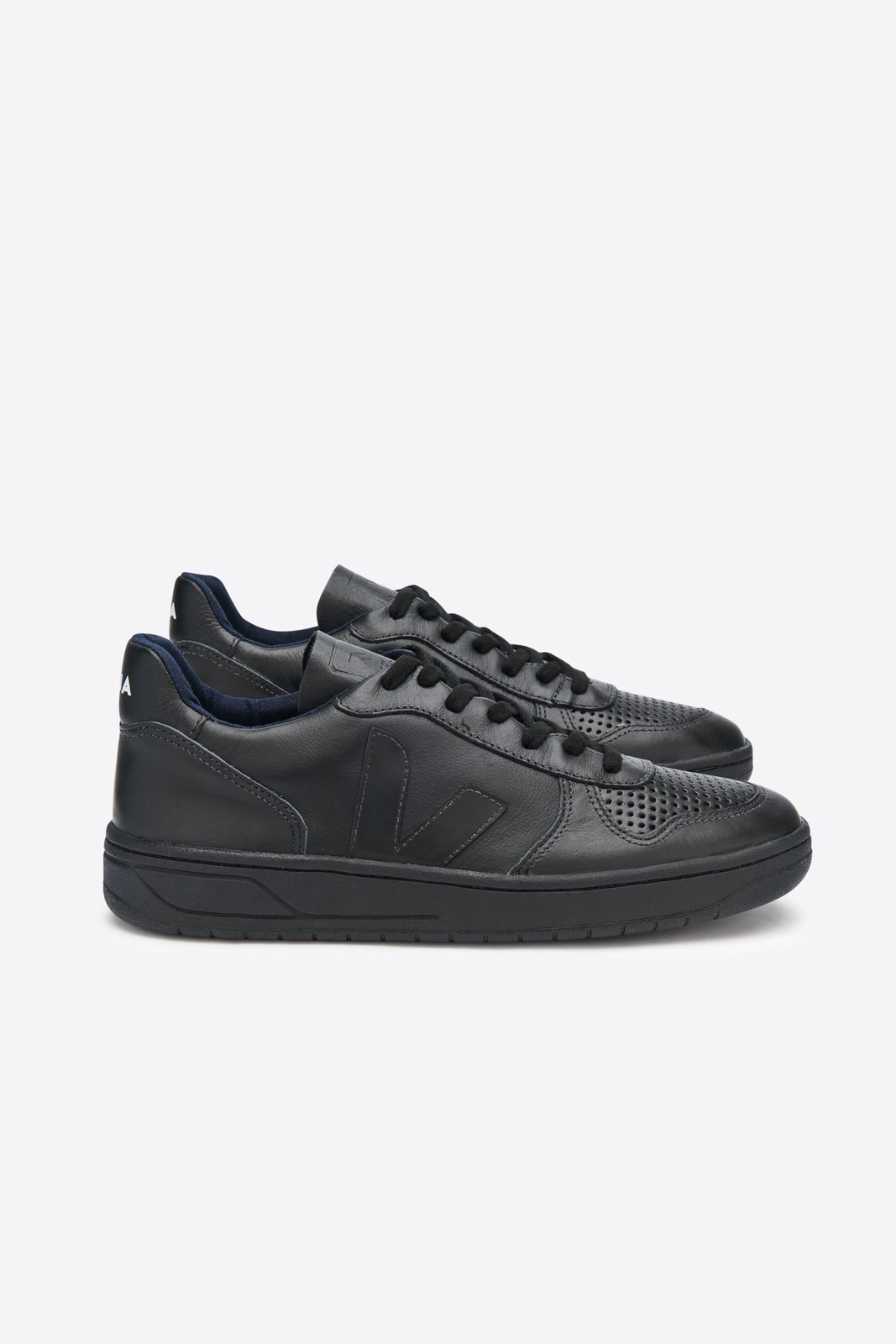 VEJA Mod. V10 BASTILLE CWL ALL BLACK VEJA Mod. V10 BASTILLE CWL ALL BLACK